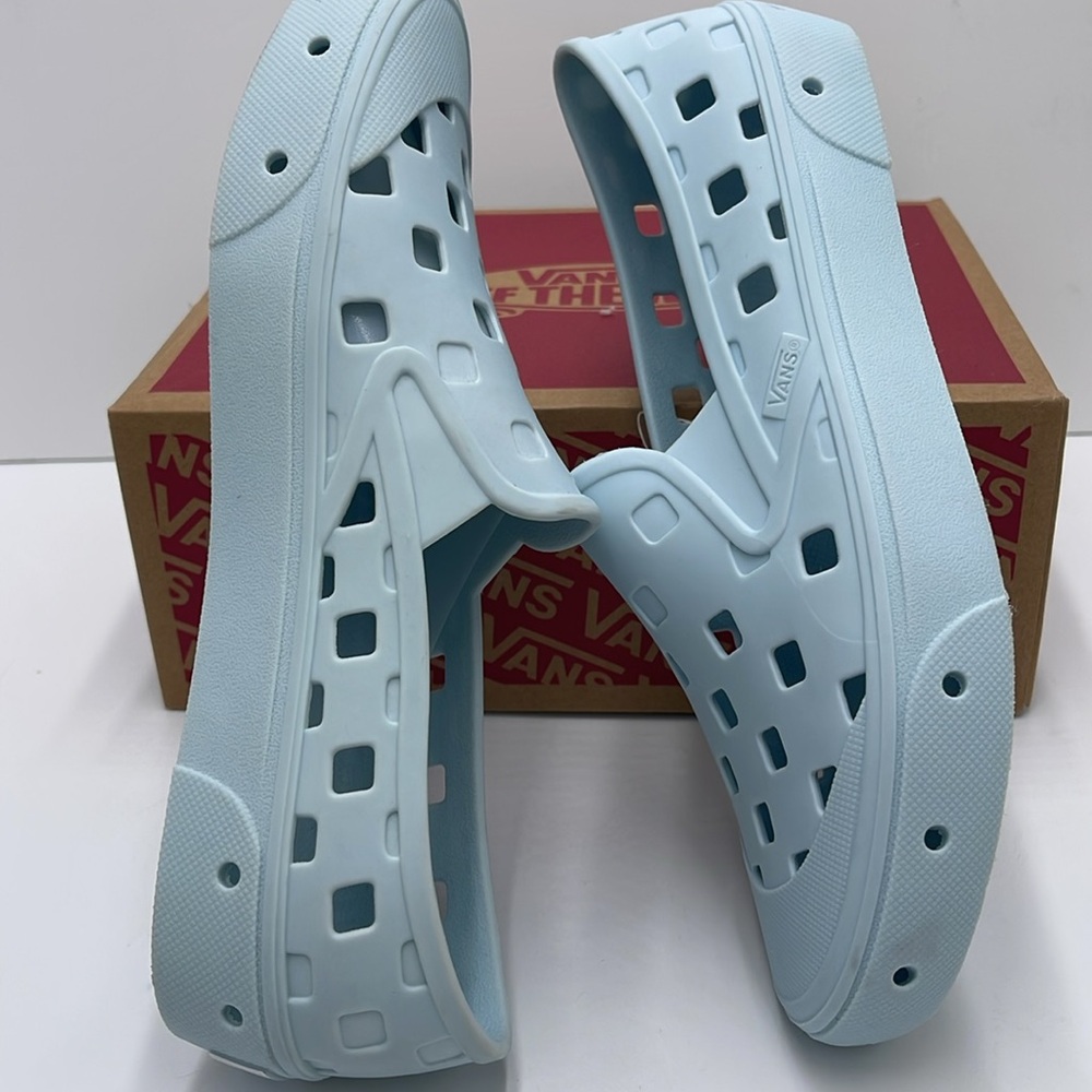Vans Men’s Slip-On Trk Delicate Blue
VN0A5HF8YRQ
Sneakerss - Picture 11 of 16